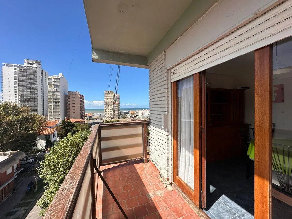 VENTA DEPARTAMENTO  4 AMB CON COCHERA MIRAMAR 2