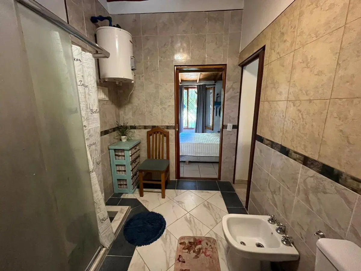 Casa en Colinas Verdes con pileta y 2 lotes 4