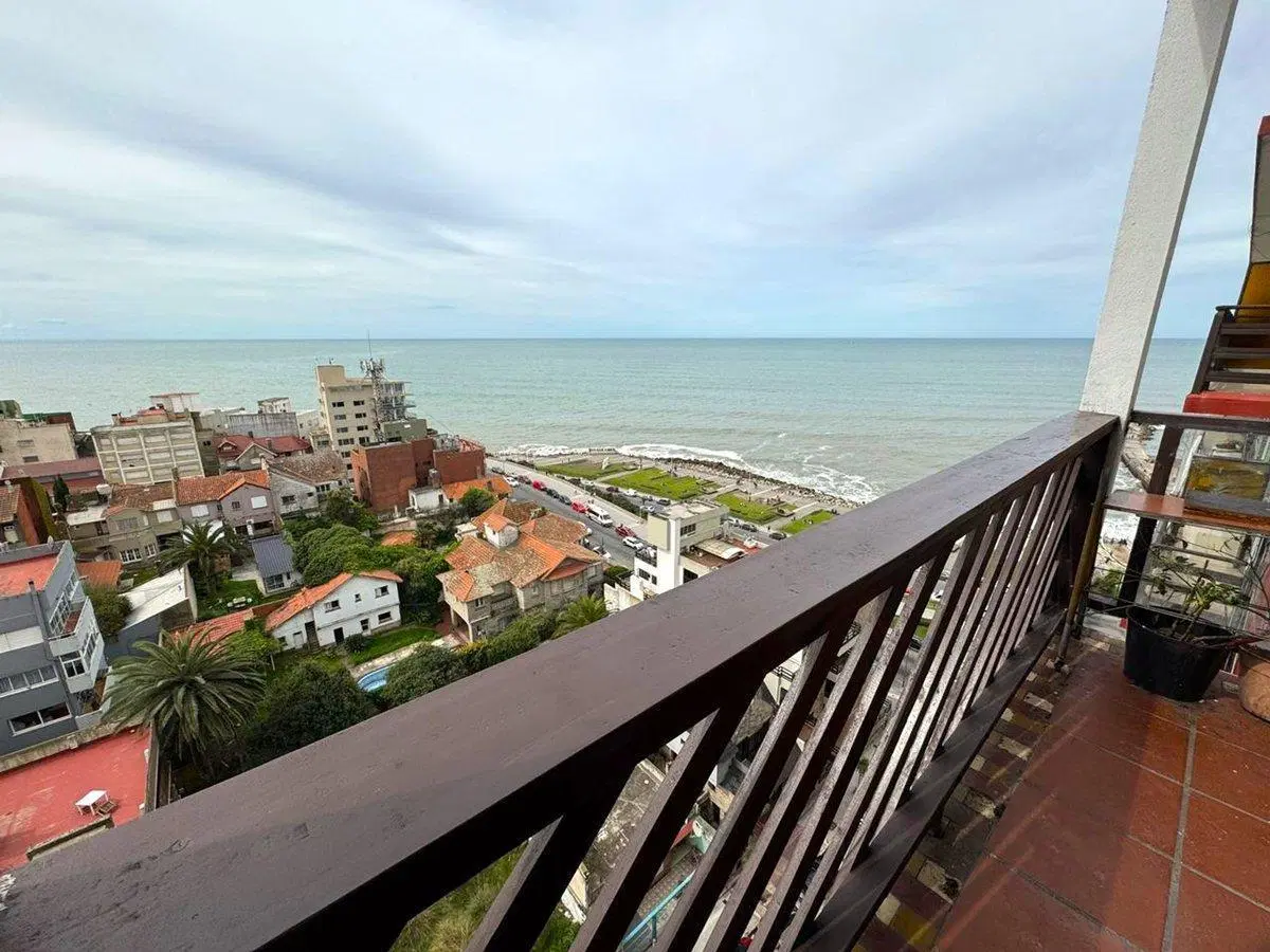 VENTA SEMIPISO VISTA AL MAR 5