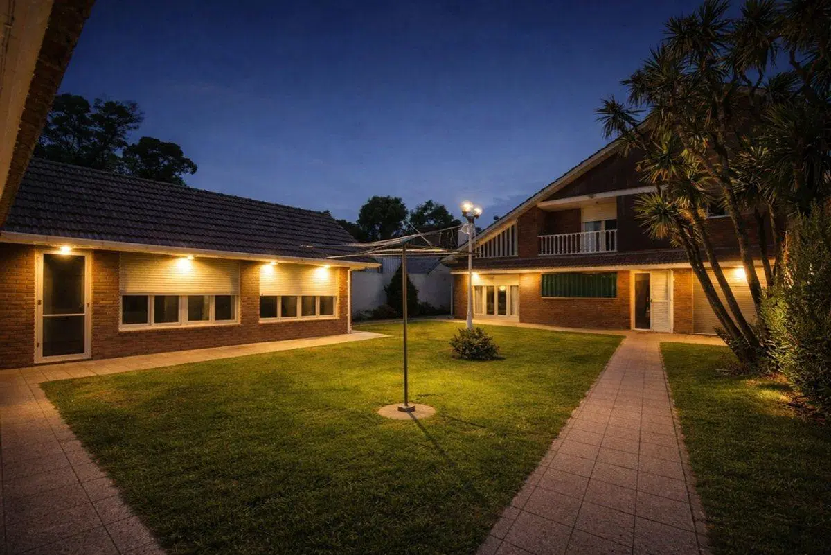 Venta casa 6 ambientes con parque y quincho 4