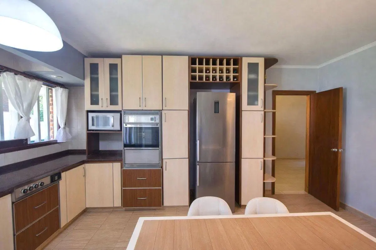Venta casa 6 ambientes con parque y quincho 5