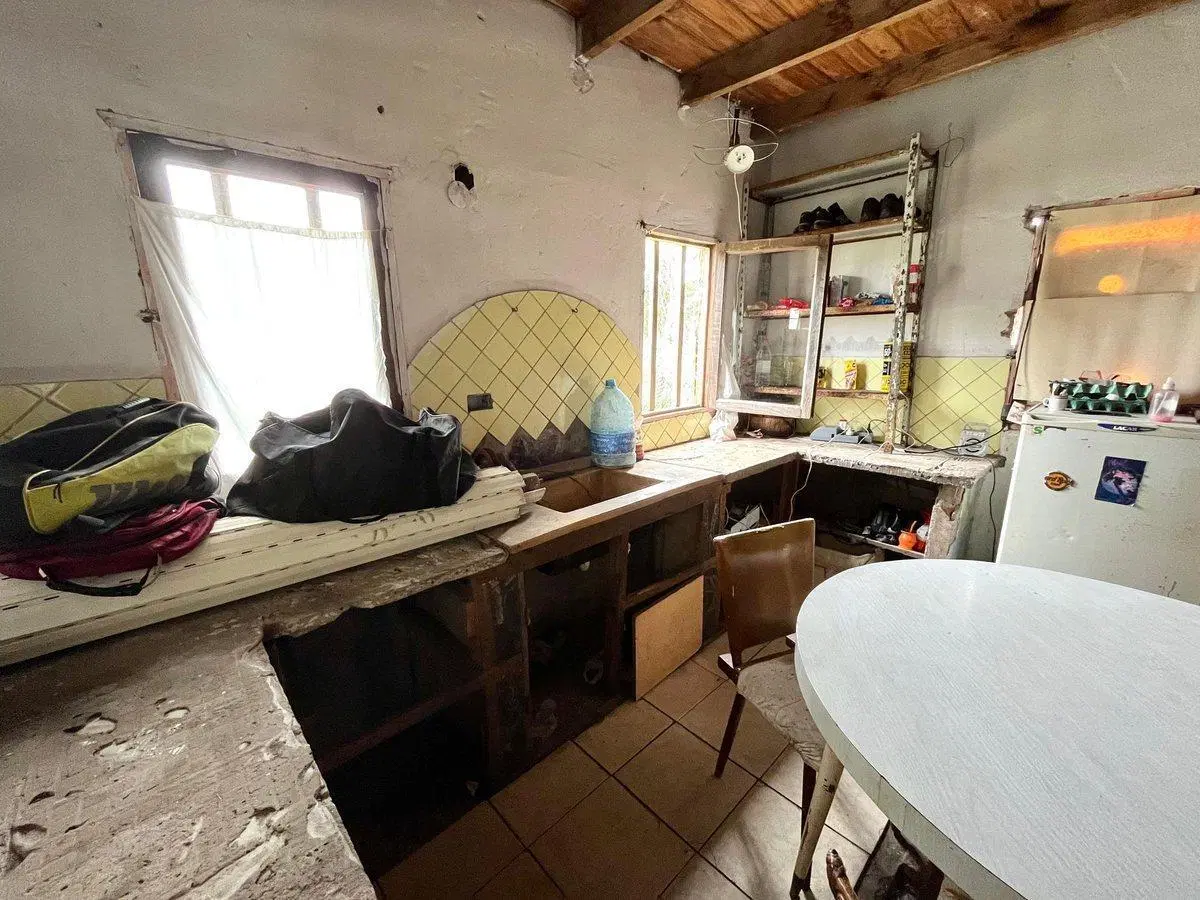VENTA TERRENO CON CASA EN CONTRUCCIÓN / F.U.Camet 3