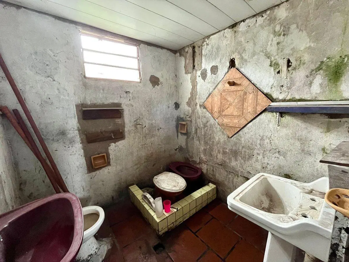 VENTA TERRENO CON CASA EN CONTRUCCIÓN / F.U.Camet 2