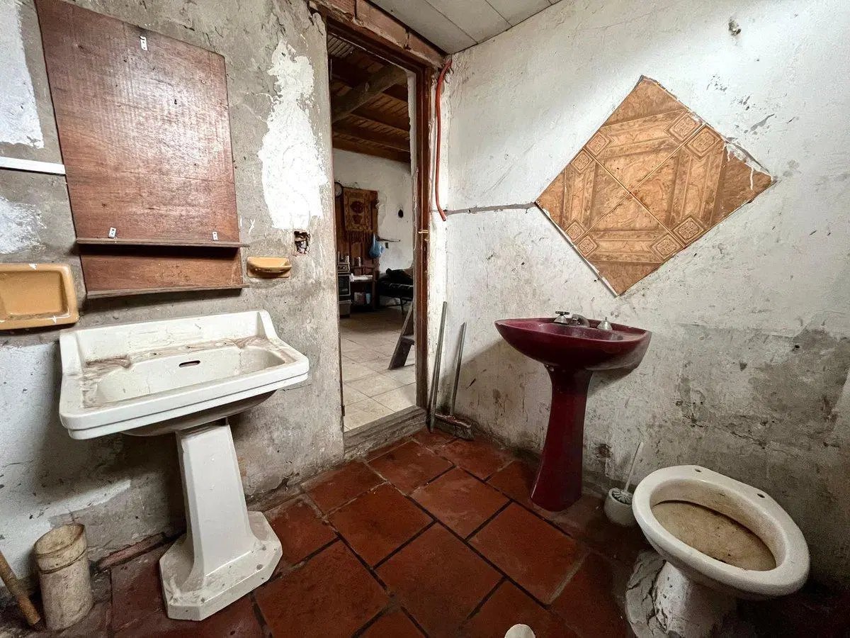 VENTA TERRENO CON CASA EN CONTRUCCIÓN / F.U.Camet 4