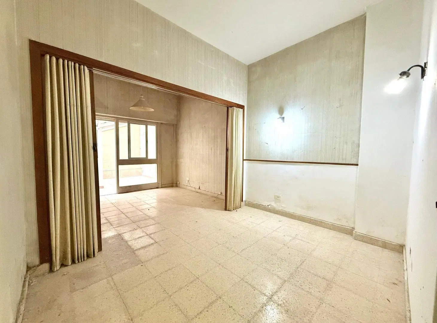 MONOAMBIENTE DE 47 M2 EN PB- GRAN PATIO- CENTR0 2