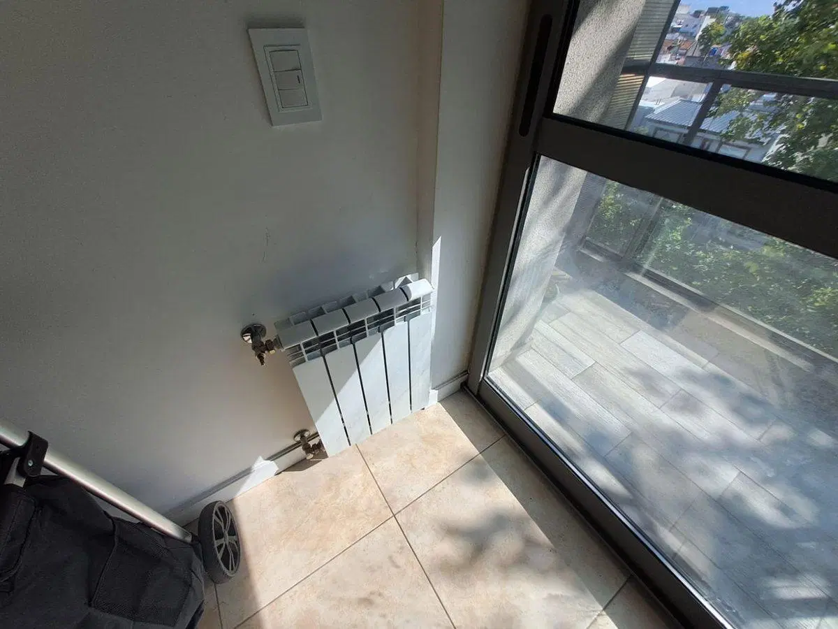 Vende moderno monoambiente frente balcon cochera 5