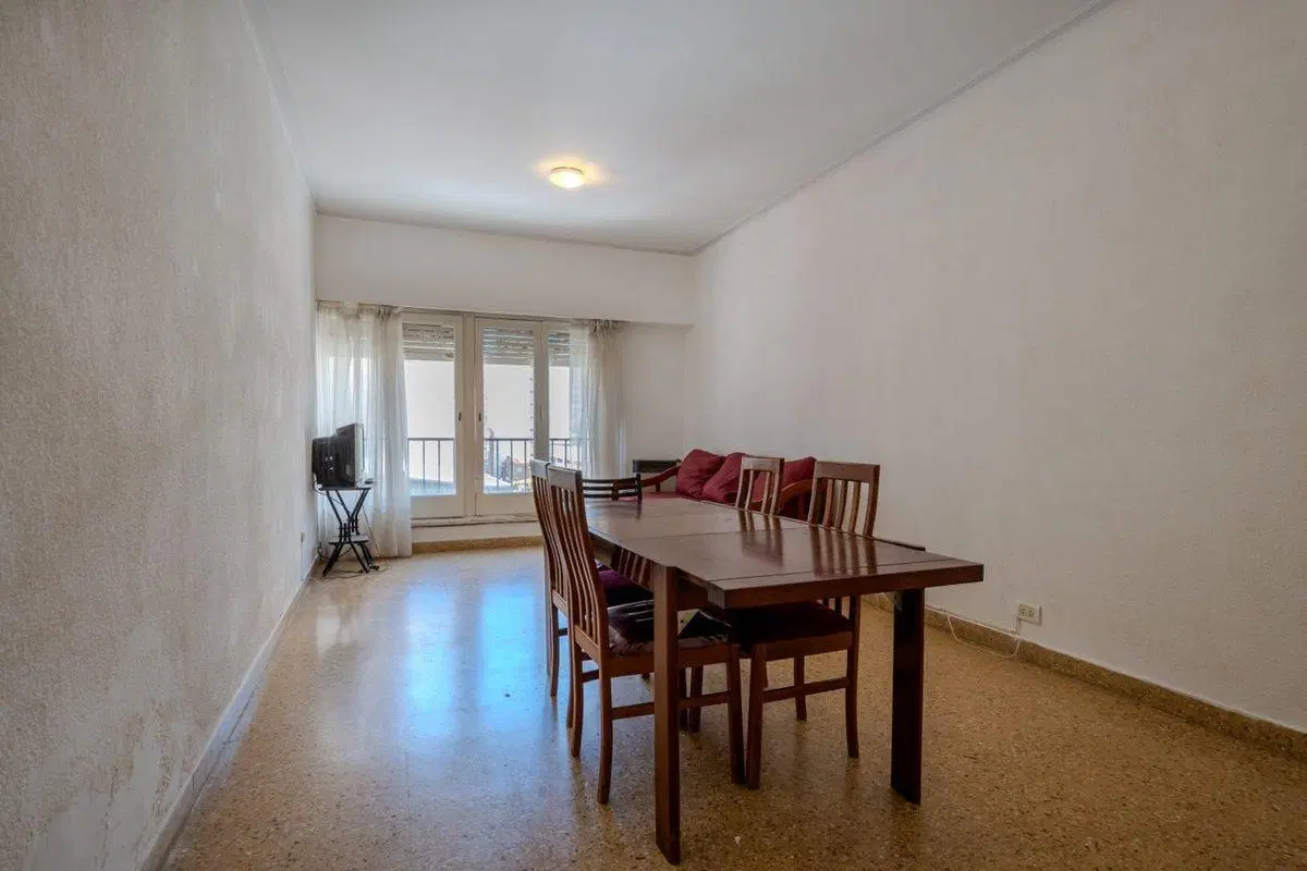 4 AMBIENTES + DEPEN. CON DOBLE BALCON GUEMES 4