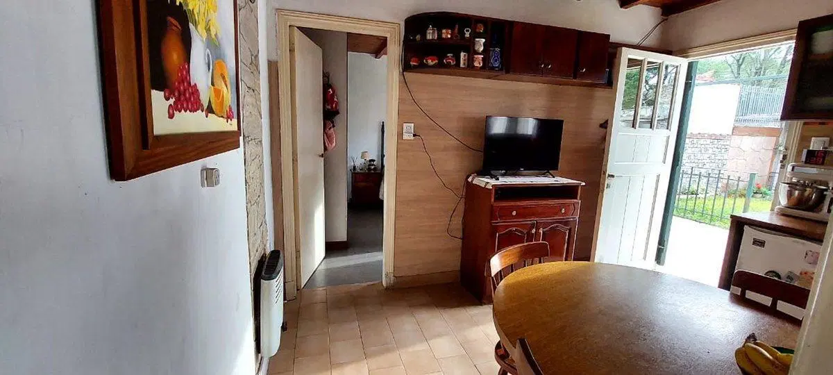 VENTA CASA 3 AMB CON PARQUE,GALPÓN Y LOSA 5