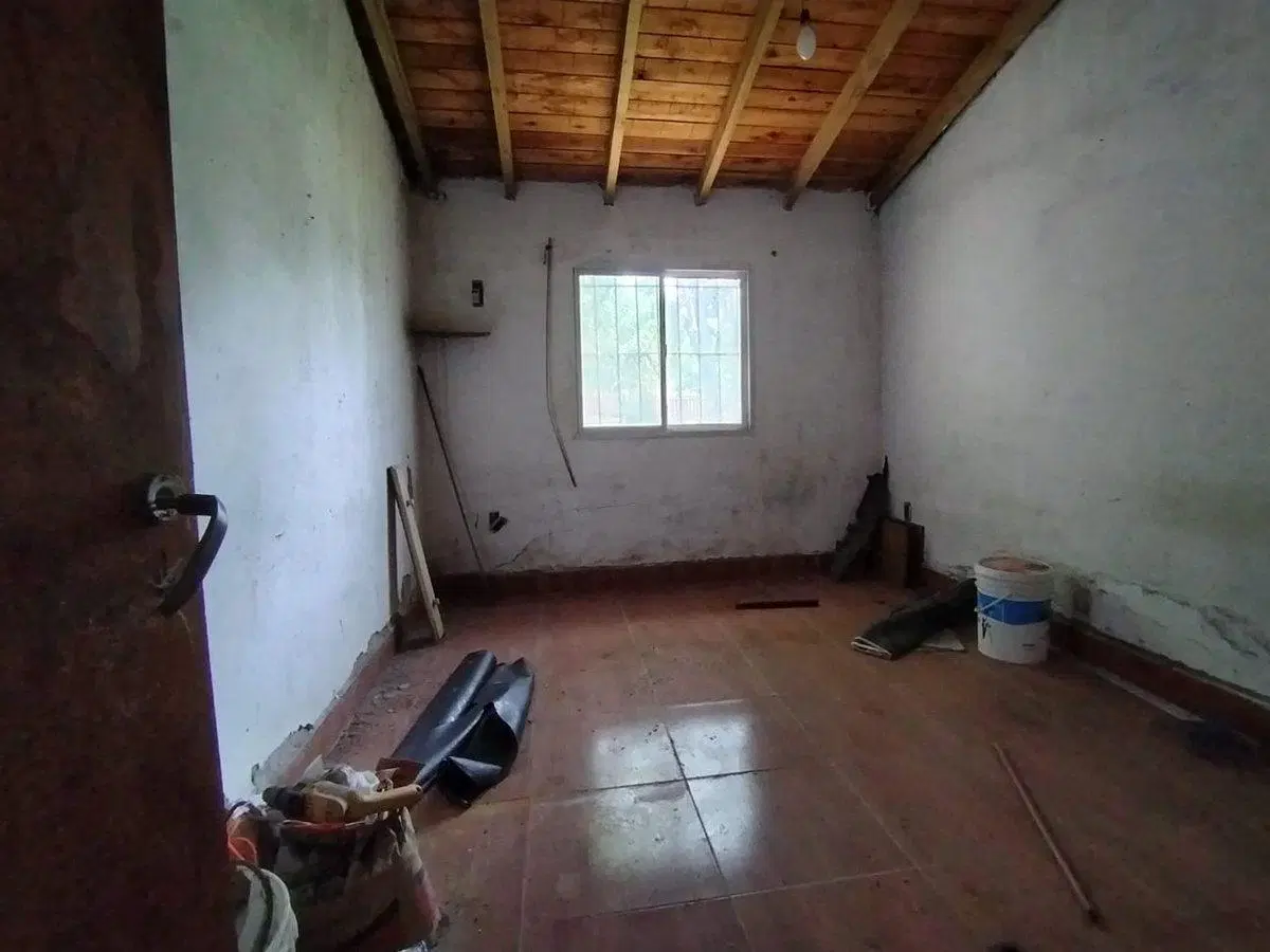 Venta casa 3 ambientes a reciclar Ba Sta Celina 5