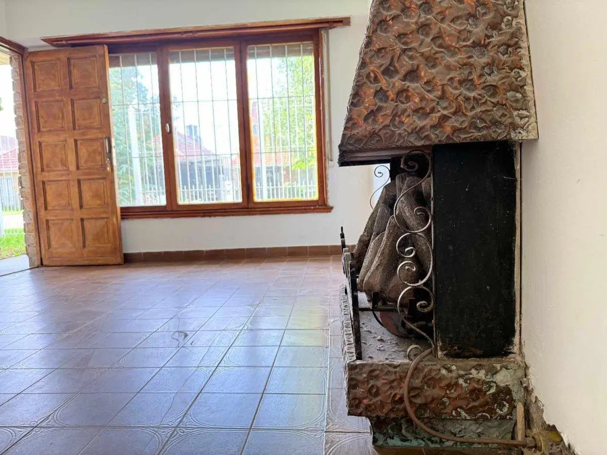 Casa 4 ambientes cochera y parque Punta Mogotes 4