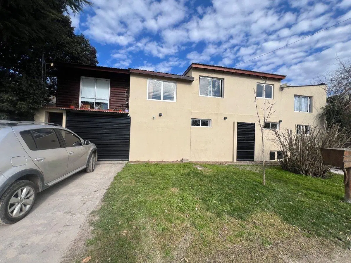 Venta en block casa + 4 deptos el Grosellar 2
