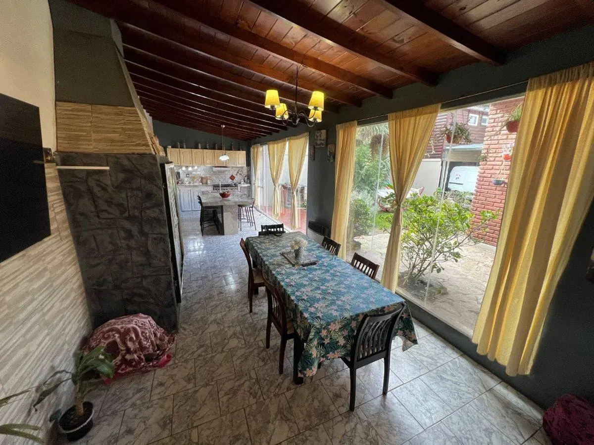 Venta en block casa + 4 deptos el Grosellar 3