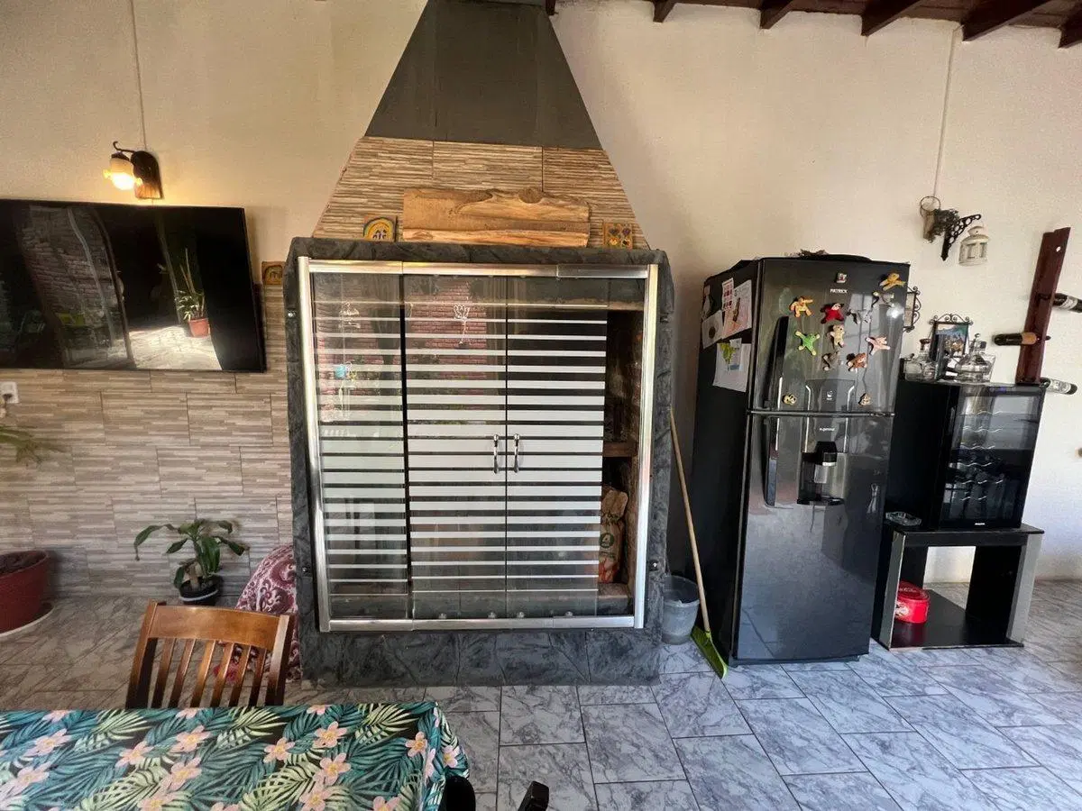 Venta en block casa + 4 deptos el Grosellar 8