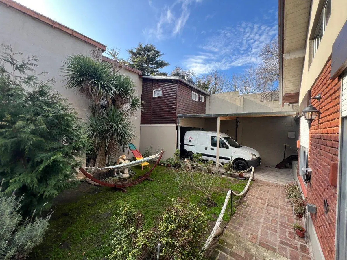 Venta en block casa + 4 deptos el Grosellar 4