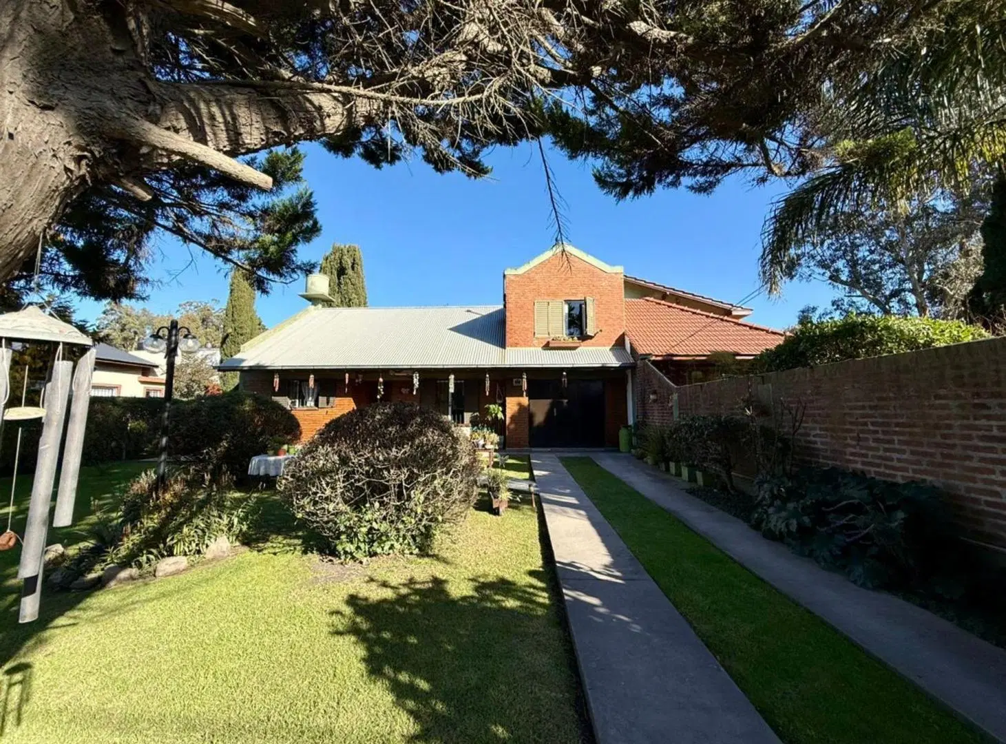 CASA 2 AMB+ ENTREPISO GRAN JARDIN BARRIO ATLANTIDA 3
