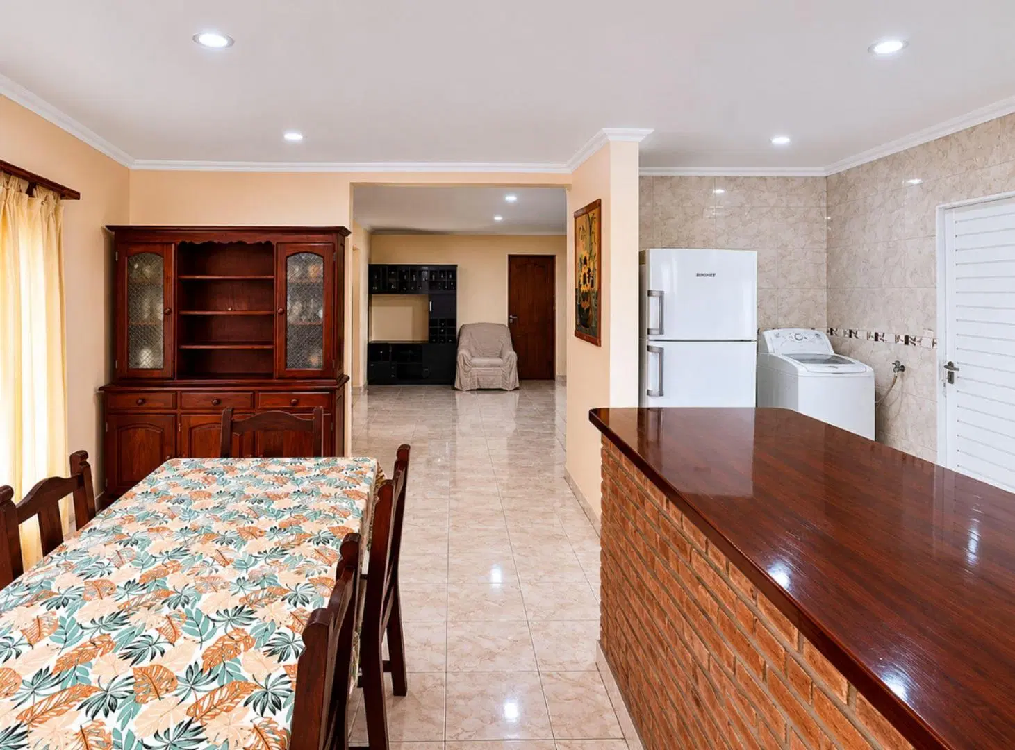 Moderna Casa 4 Amb con Quincho y Gran Parque 8