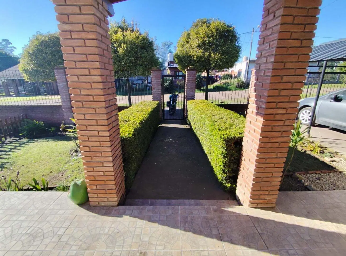 Moderna Casa 4 Amb con Quincho y Gran Parque 5