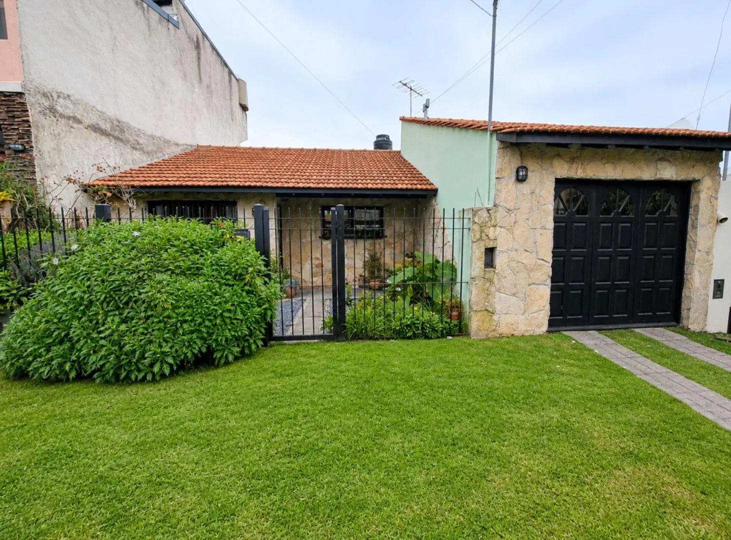 Casa chalet 3 amb c/ cochera y parque apto crédito 2