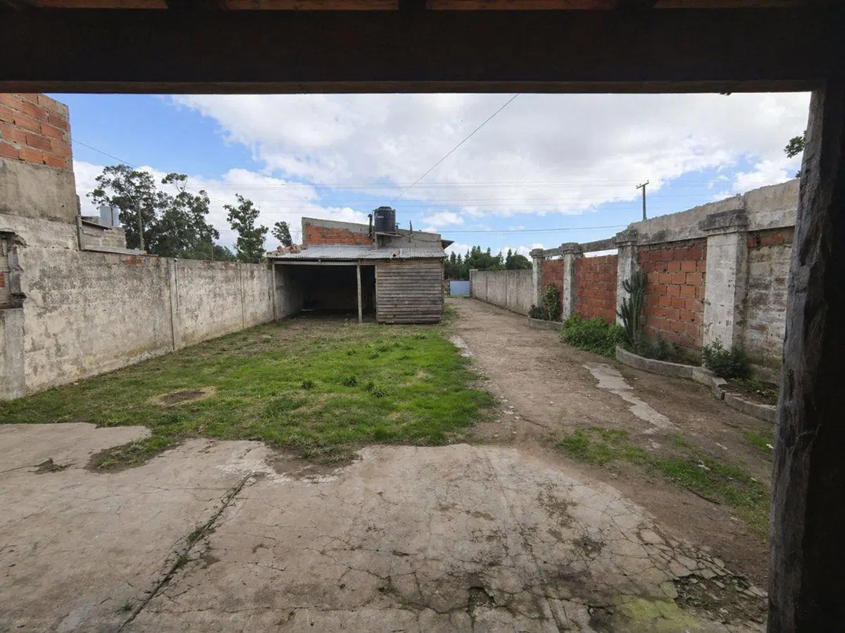 Propiedad con 2 viviendas sobre Av 91-Necochea 4
