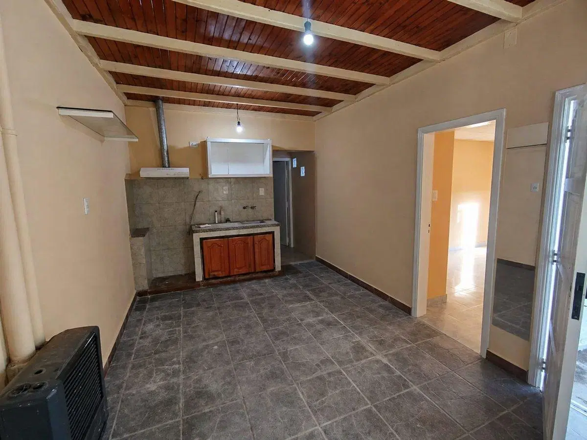 Propiedad con 4 unid. indep. Lote 500 m² Necochea 5