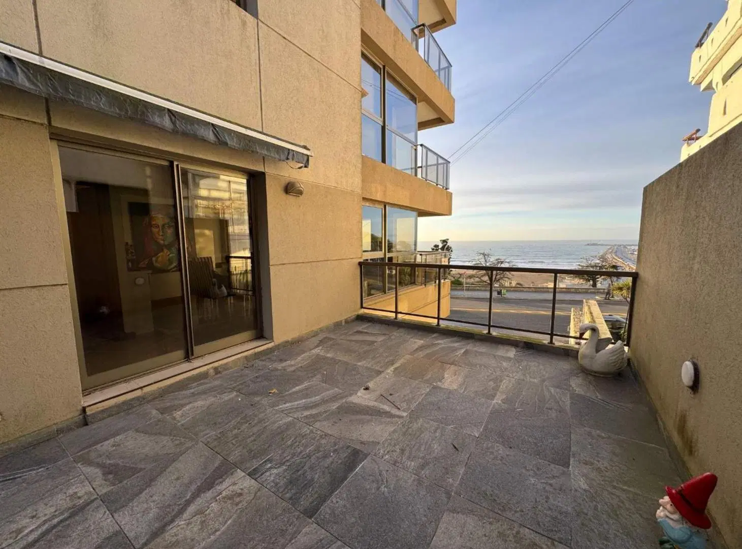 VENTA 3 amb c/ cochera y vista al mar Playa Grande 3