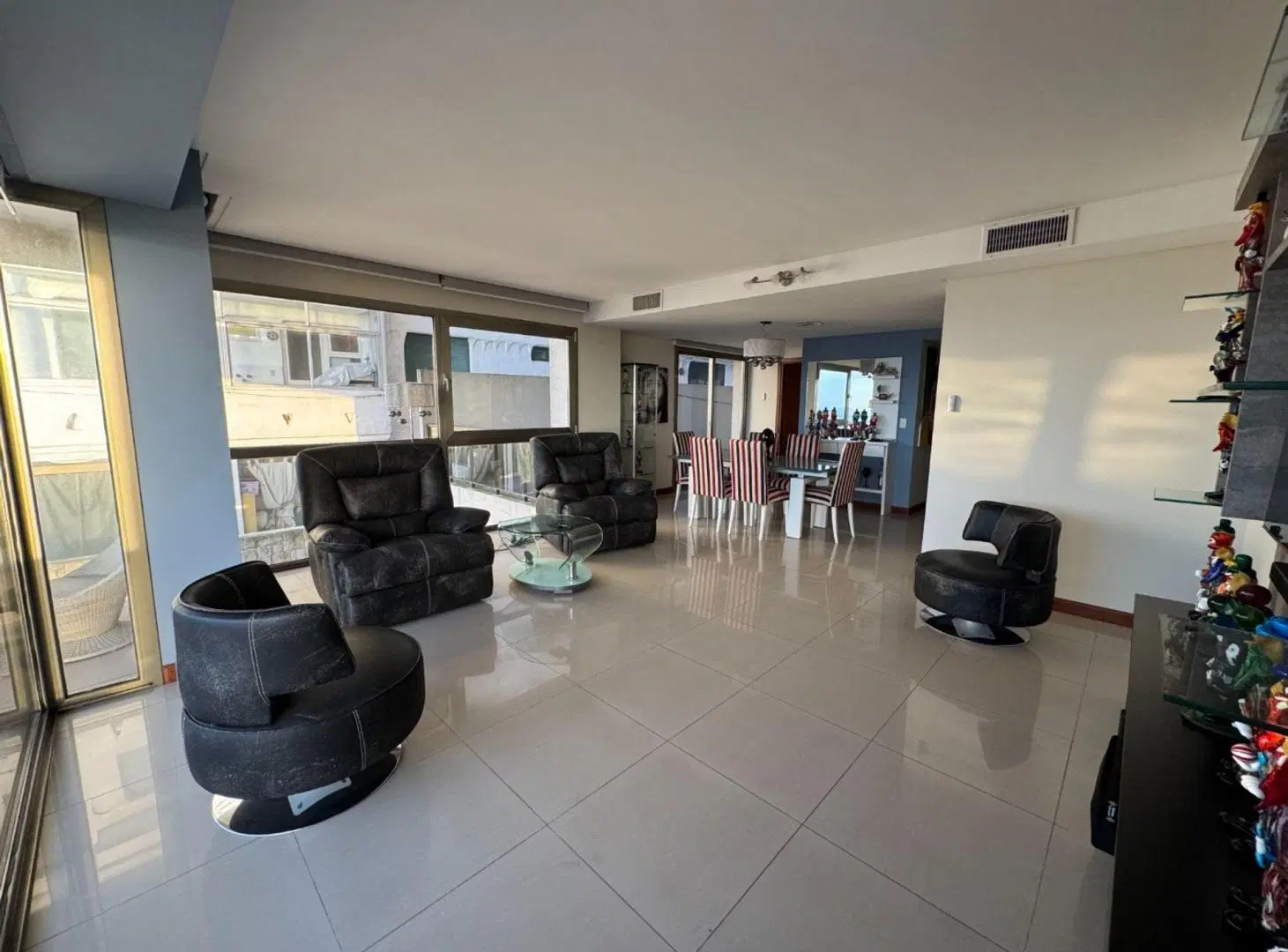 VENTA 3 amb c/ cochera y vista al mar Playa Grande 4