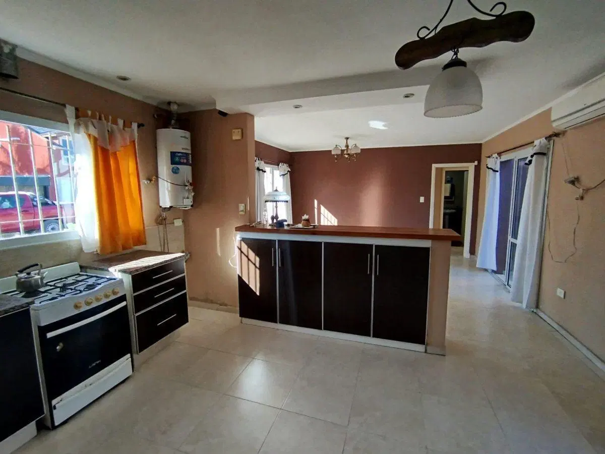 Venta Casa Calle 87 y 32-Gran ubicación-Necochea 3