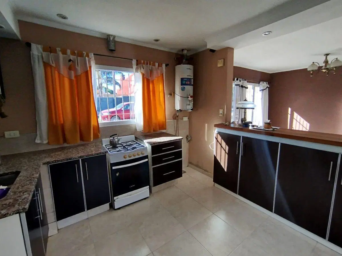 Venta Casa Calle 87 y 32-Gran ubicación-Necochea 4