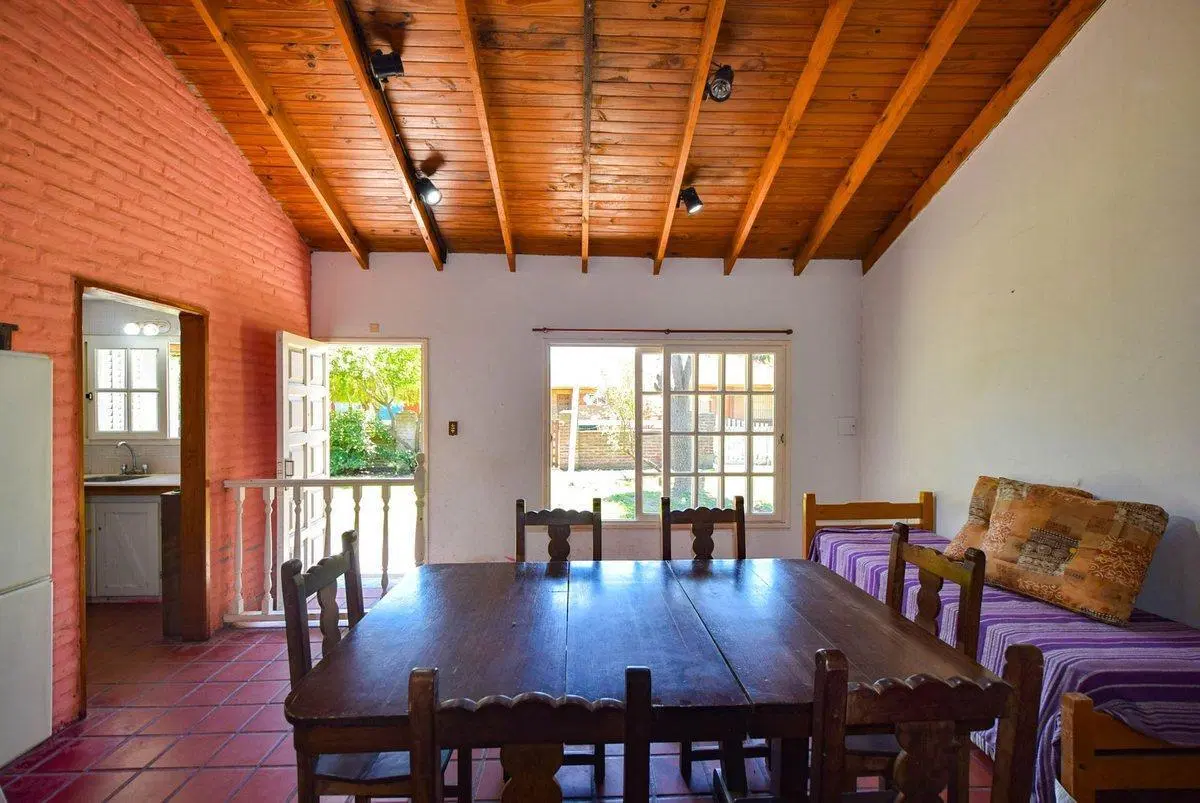 CASA 4 AMBIENTES CON PARQUE GARAGE SANTA CLARA 4