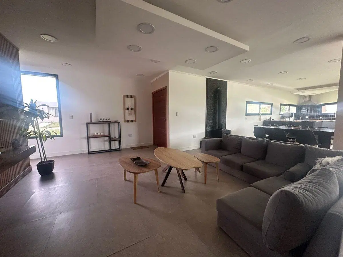 Casa en Venta en Miramar Links - 4 Amb. 8