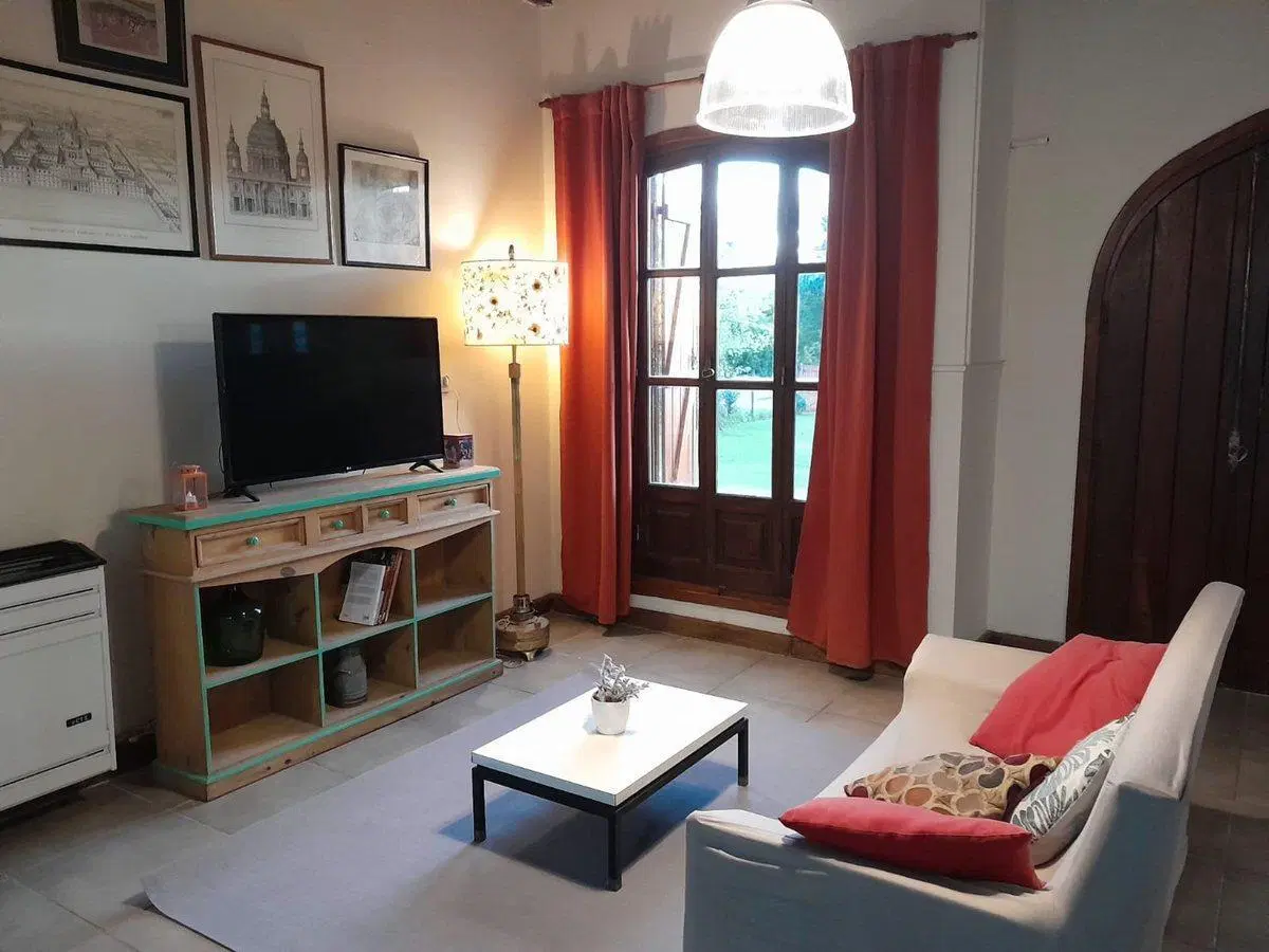 Casa en venta con depto y pileta, apto crédito. 5