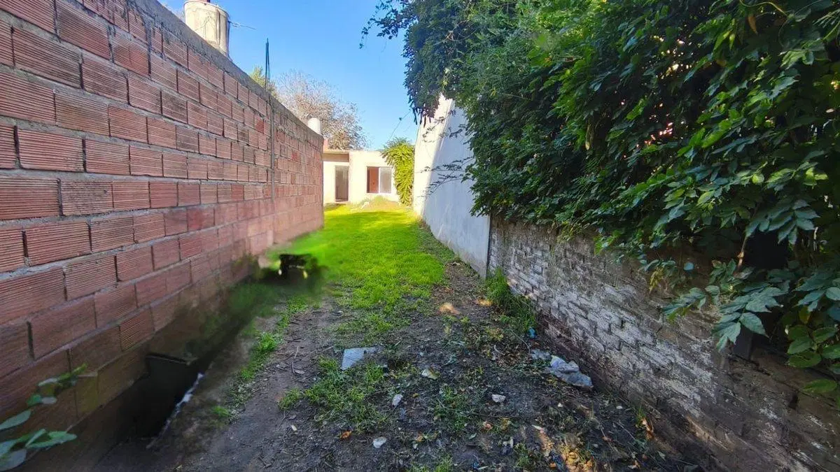 VENTA 2 PROPIEDADES A RECICLAR, LOS PINARES 8