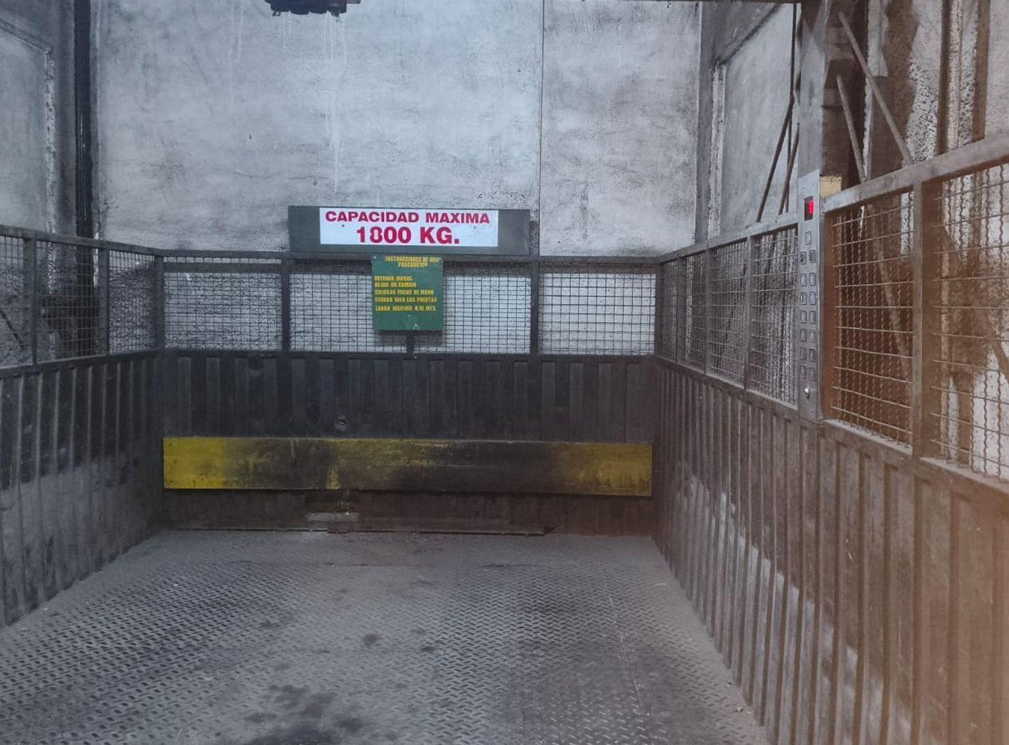 Foto de VENTA Cochera cubierta en pleno centro, imagen 2