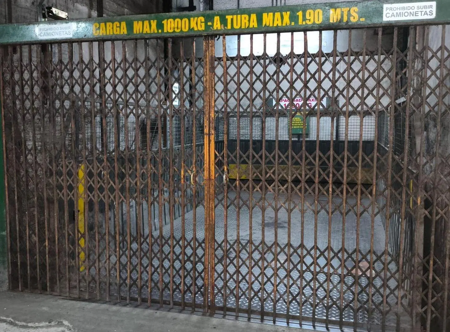 VENTA Cochera cubierta en pleno centro 8