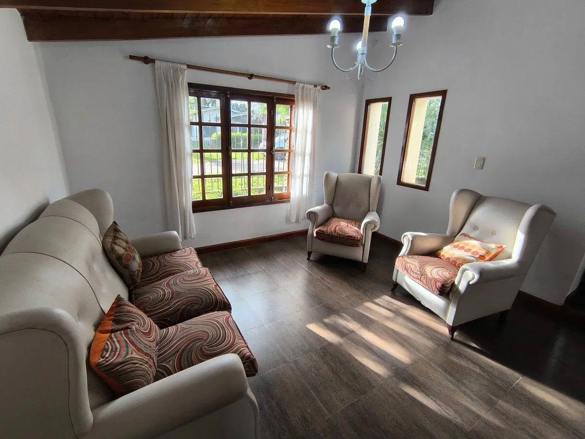 Venta Casa 3 ambientes c/pileta barrio Parque 5