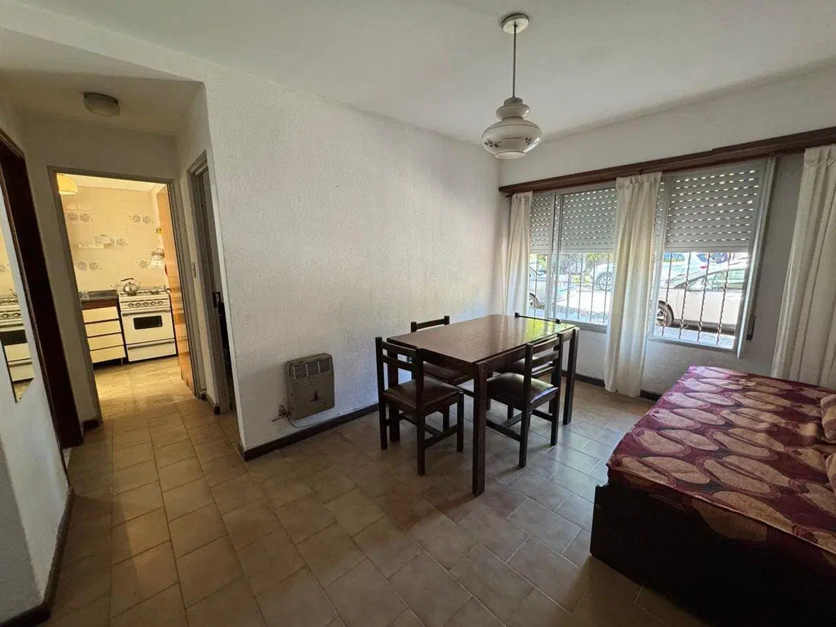 VENTA DEPARTAMENTO 2 AMBIENTES FRENTE LUMINOSO 3