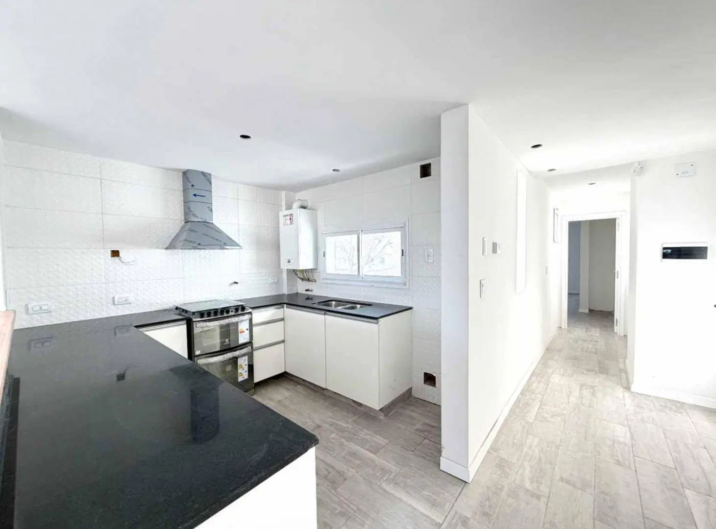 Venta semipiso de 2 ambientes al frente a estrenar 4