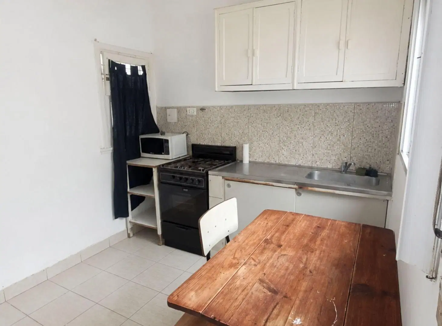 ALQUILER PH 2 AMB - PATIO - ZONA DORREGO Y ALBERTI 5