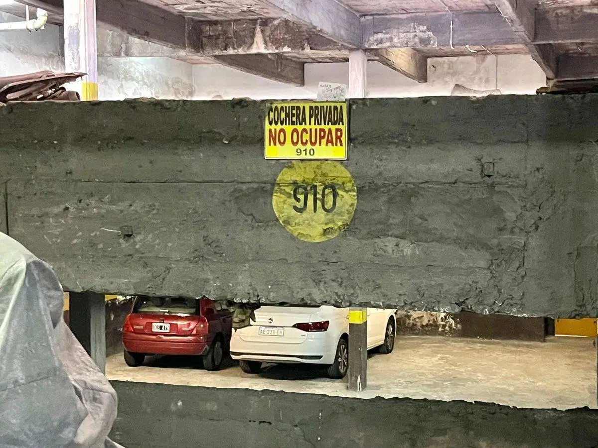 COCHERA EN VENTA EN ZONA CENTRO EDIFICIO LEBLON 2