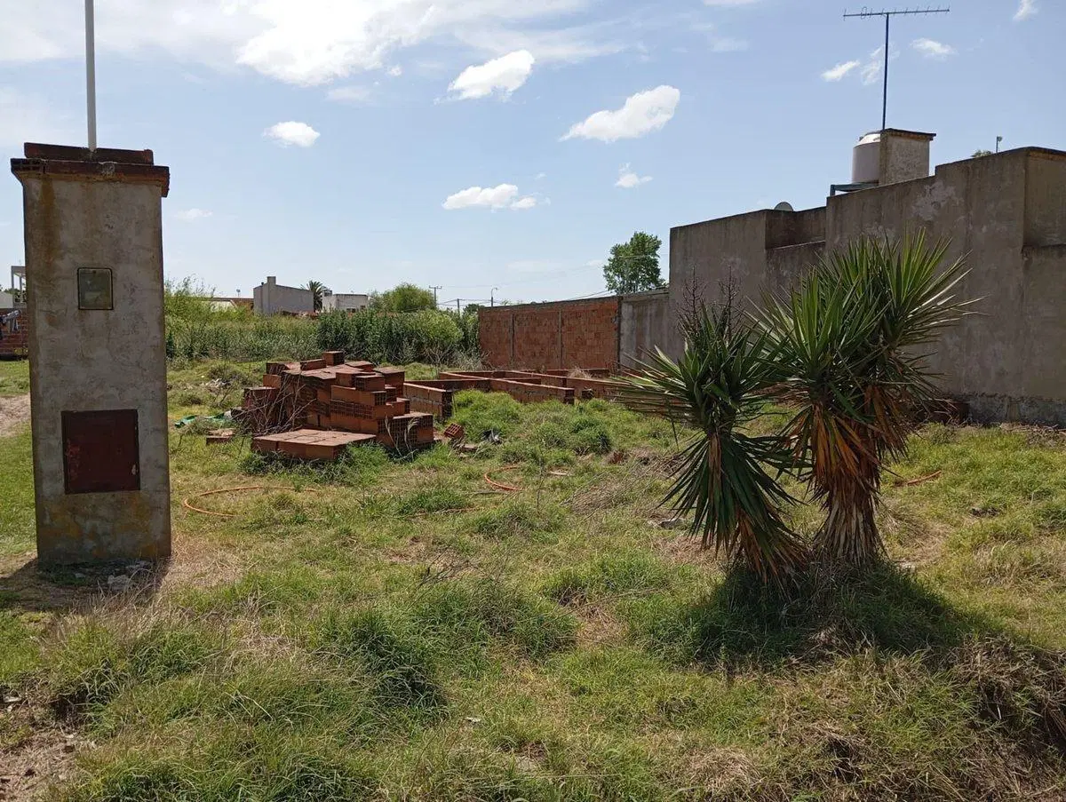 LOTE EN VENTA CON CONSTRUCCION EN BALCARCE 1
