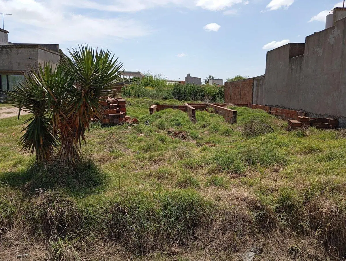 LOTE EN VENTA CON CONSTRUCCION EN BALCARCE 5