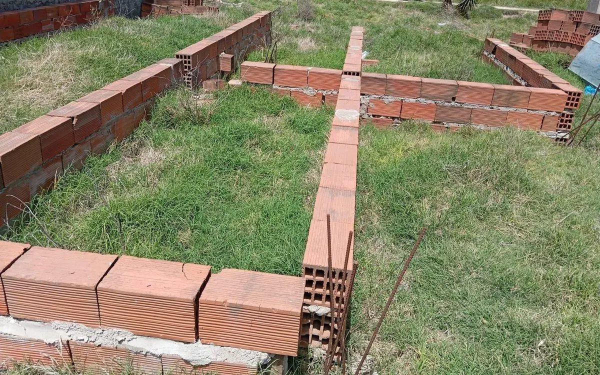 LOTE EN VENTA CON CONSTRUCCION EN BALCARCE 3