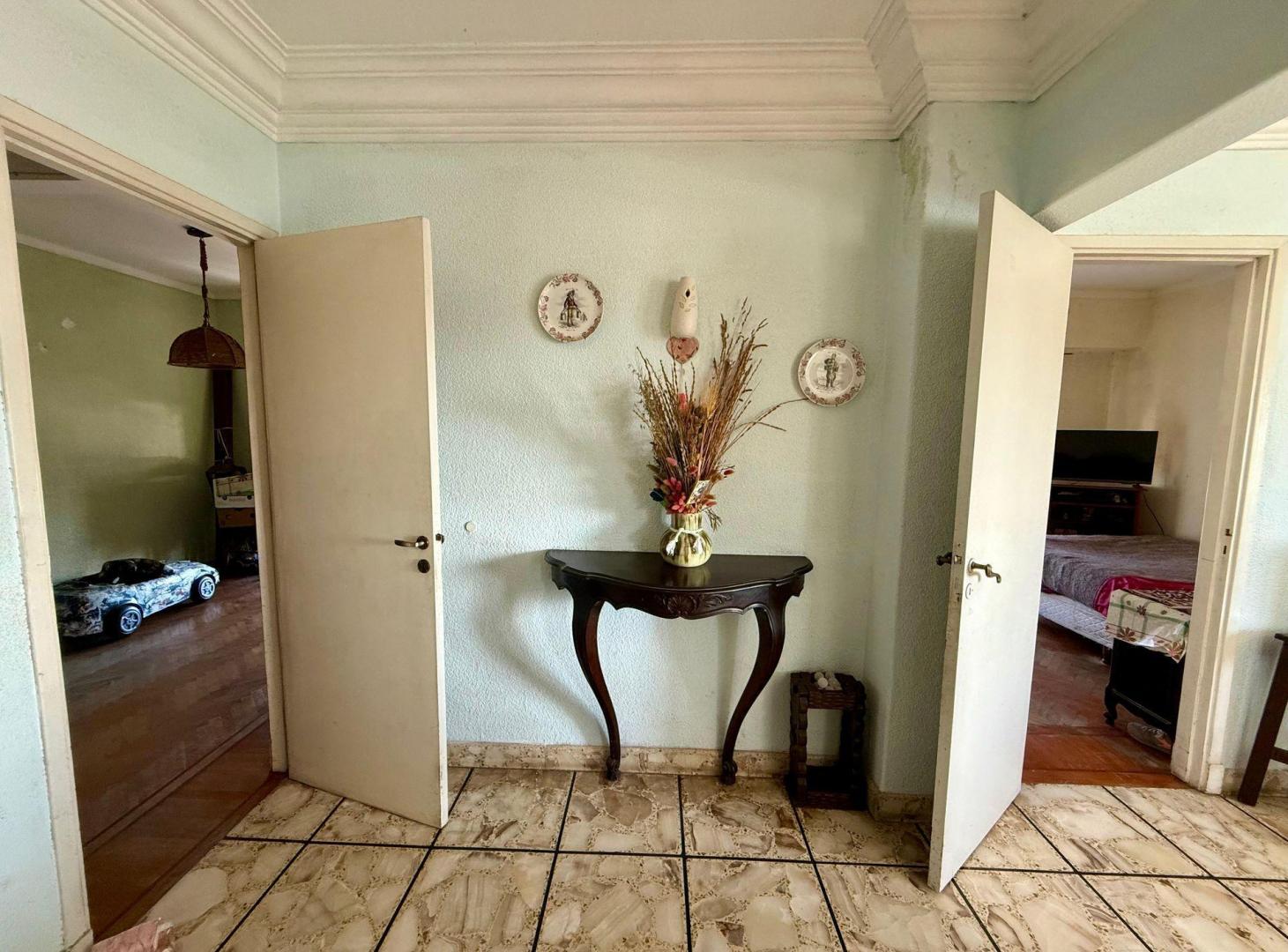 Foto de DEPARTAMENTO 5 AMBIENTES - LA PERLA -APTO CREDITO, imagen 2