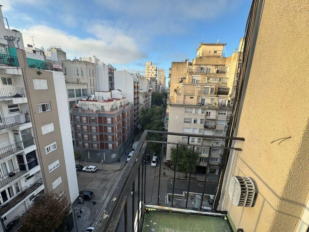 VENTA 2 AMBIENTES CON DEPENDENCIA BALCON AL FRENTE 5