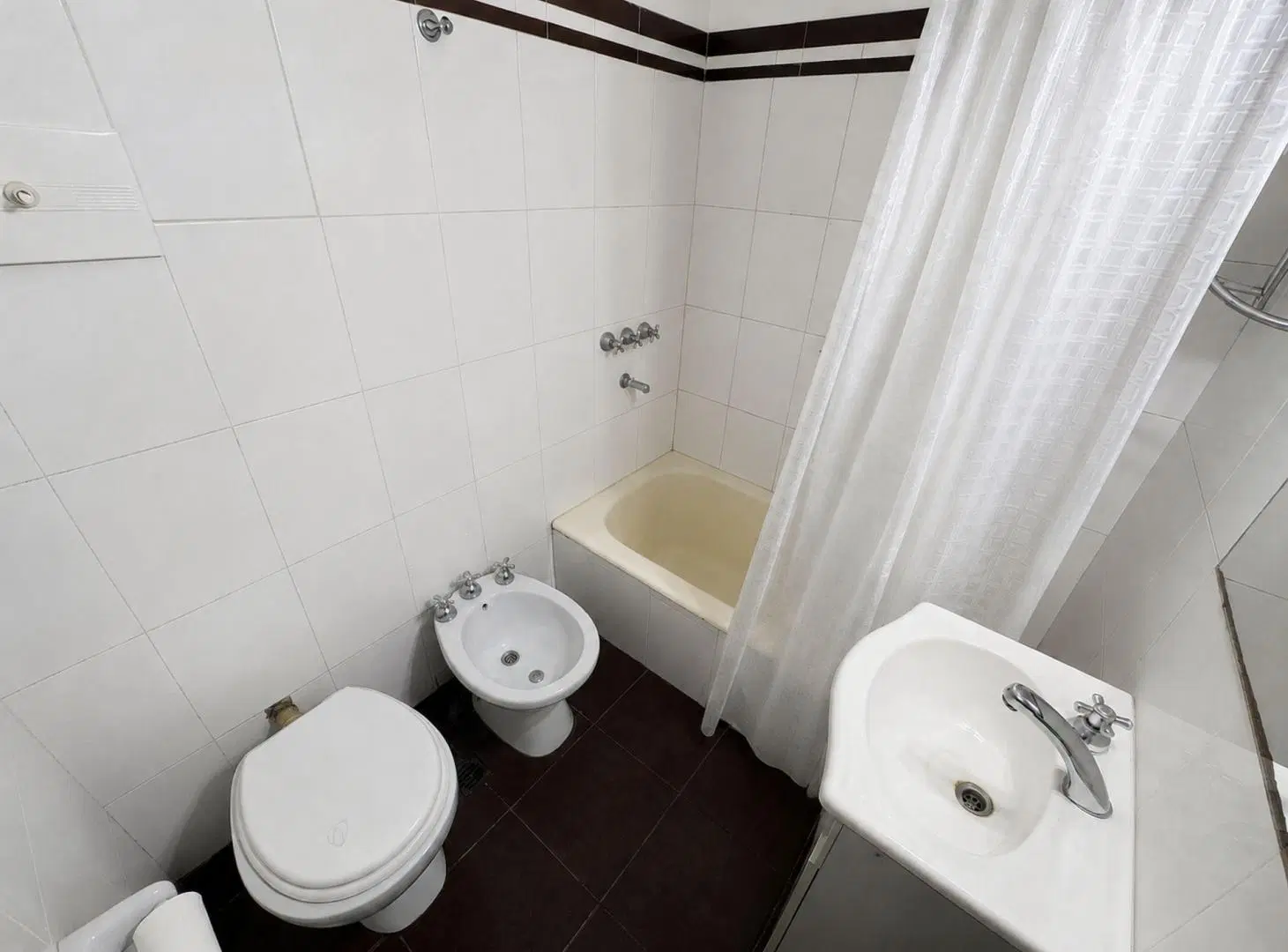 VENTA 2 AMBIENTES CON DEPENDENCIA BALCON AL FRENTE 8