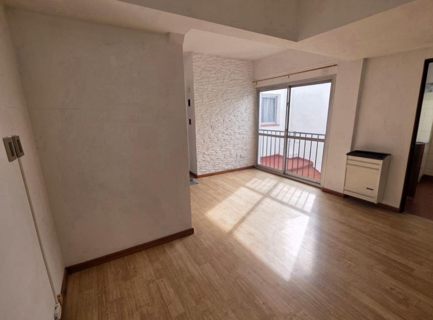 Foto de Depto. en primer piso de 3 ambientes Zona San Juan, imagen 1