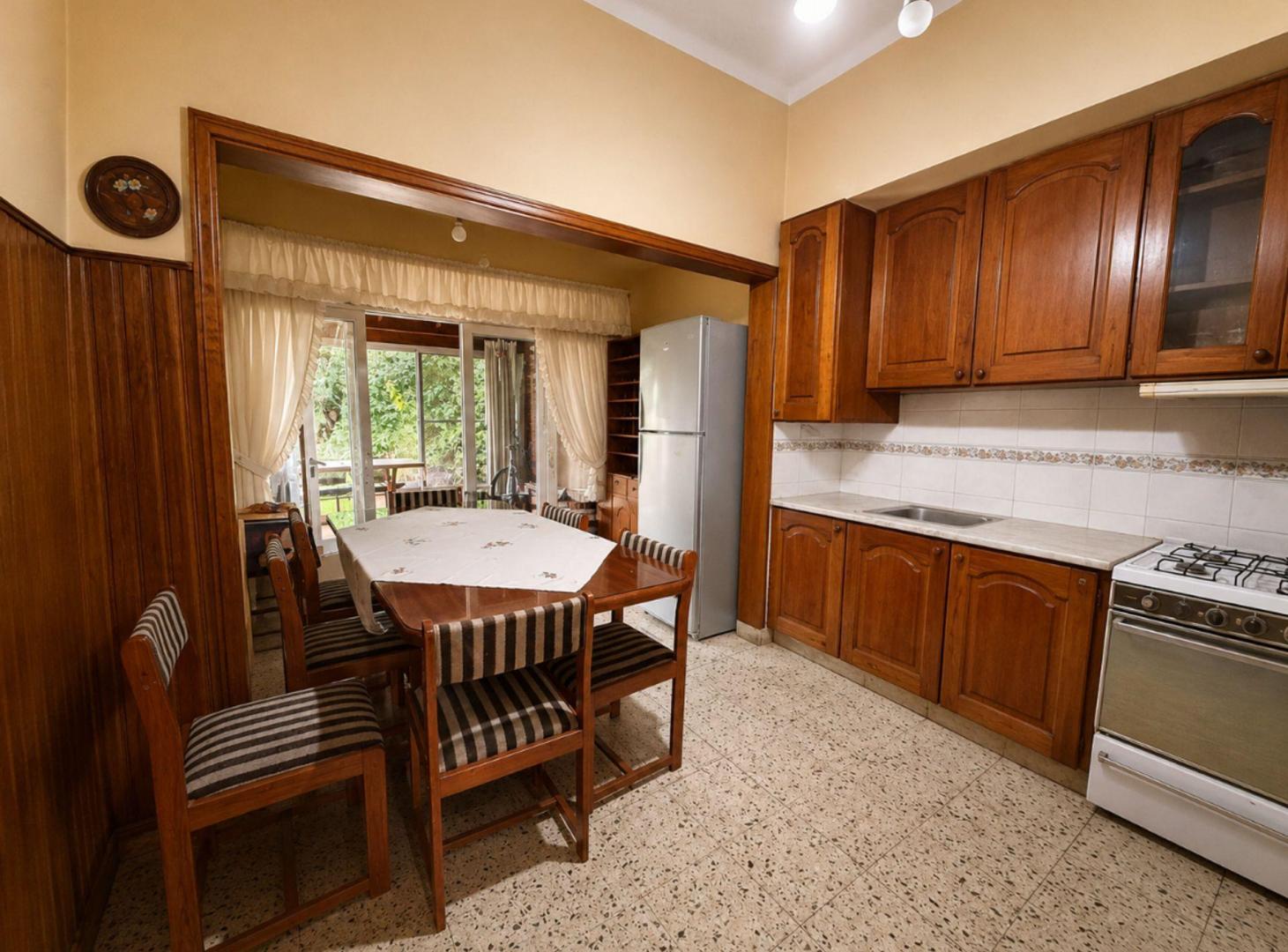 Foto de CHALET 3 AMB CON QUINCHO Y COCHERA, imagen 1