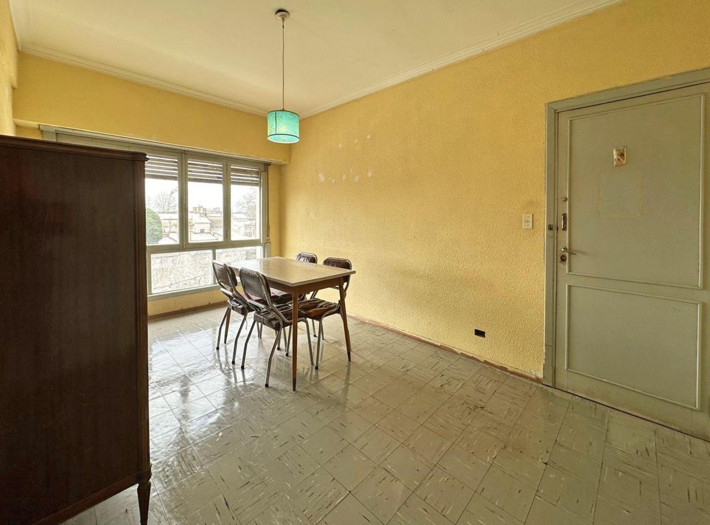 Foto de VENTA DEPARTAMENTO 4 AMBIENTES CENTRO NECOCHEA, imagen 4