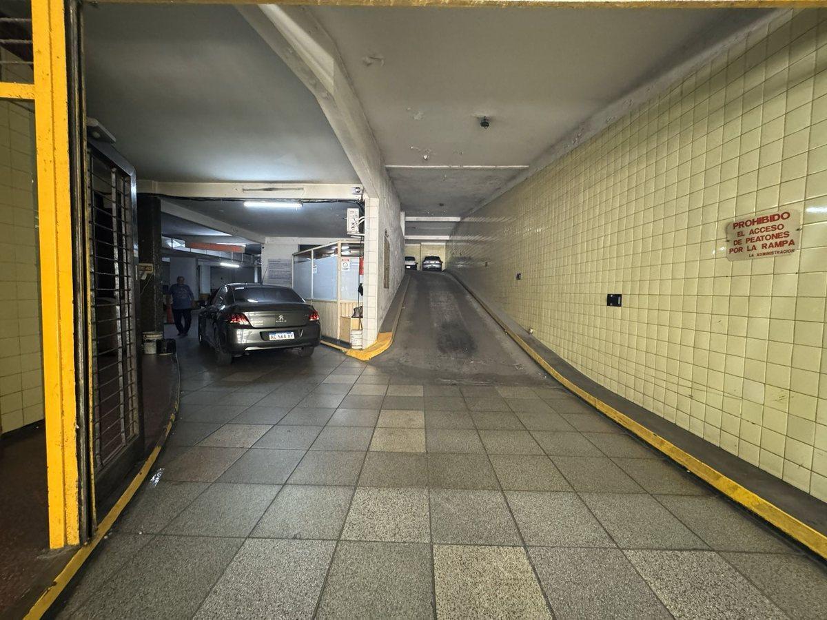 Foto de VENTA Cochera PB Centro Edificio Bocinas, imagen 1