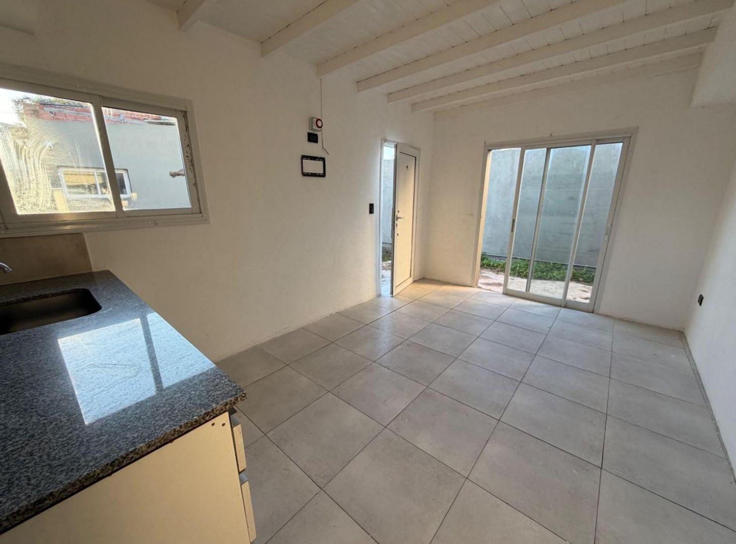 Foto de VENTA COMPLEJO DE DEPTOS CON PILETA B SAN CARLOS, imagen 2